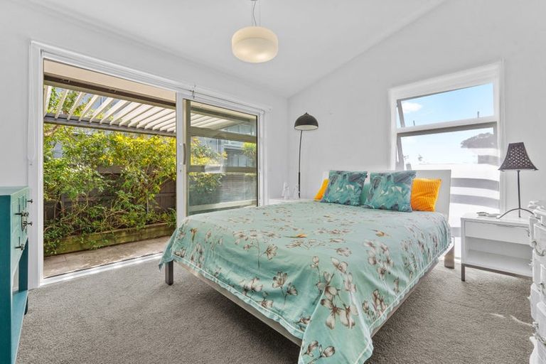 Photo of property in 1/64 Seaview Road, Castor Bay, Auckland, 0620