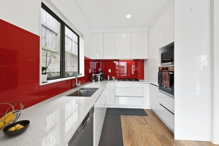 Photo of property in 142c Prince Regent Drive, Half Moon Bay, Auckland, 2012