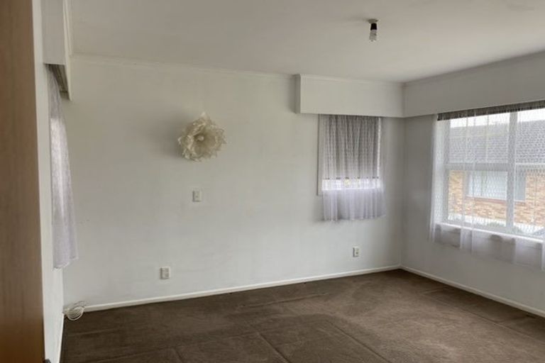 Photo of property in 3/69 Royal View Road, Te Atatu South, Auckland, 0610