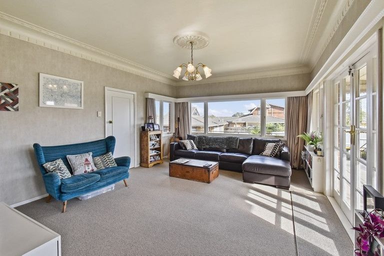 Photo of property in 39 Grande Vue Road, Hillpark, Auckland, 2102