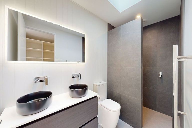 Photo of property in 39 Kotare Street, Waikanae, 5036