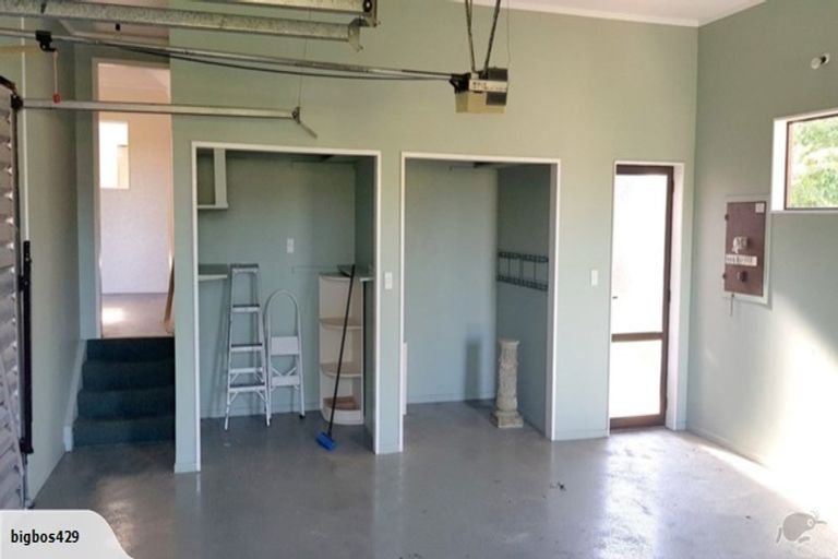 Photo of property in 17 Awanui Drive, Waikanae, 5036