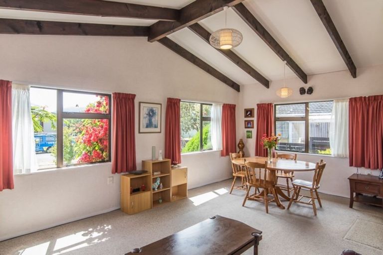 Photo of property in 40 Belvedere Avenue, Waikanae, 5036