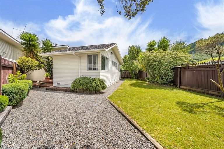 Photo of property in 1/20 Dakota Grove, Totara Park, Upper Hutt, 5018