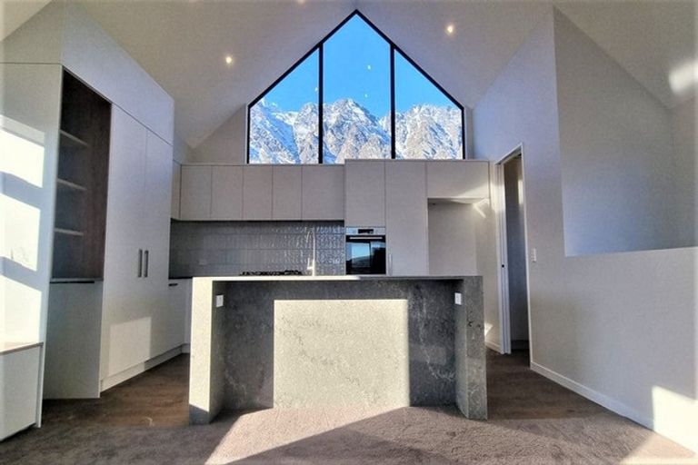 Photo of property in 6 Arran Lane, Jacks Point, Queenstown, 9371