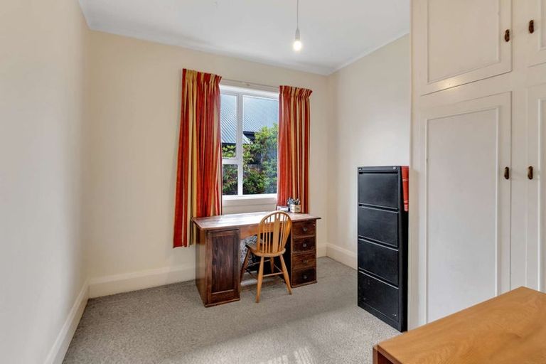 Photo of property in 73 Corson Avenue, Beckenham, Christchurch, 8023