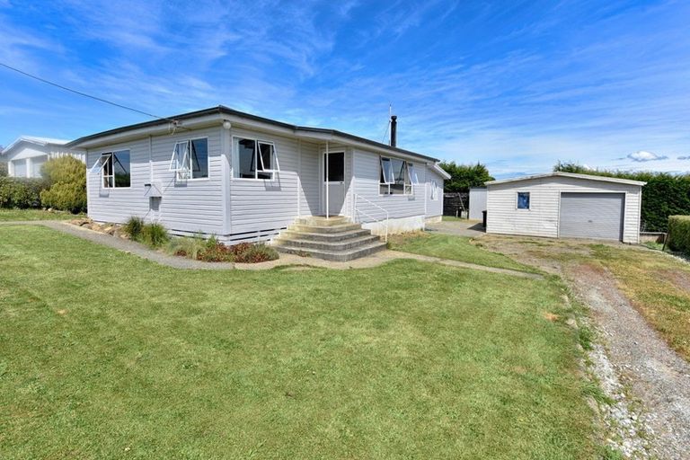 Photo of property in 16 Tokanui Haldane Road, Tokanui, 9884