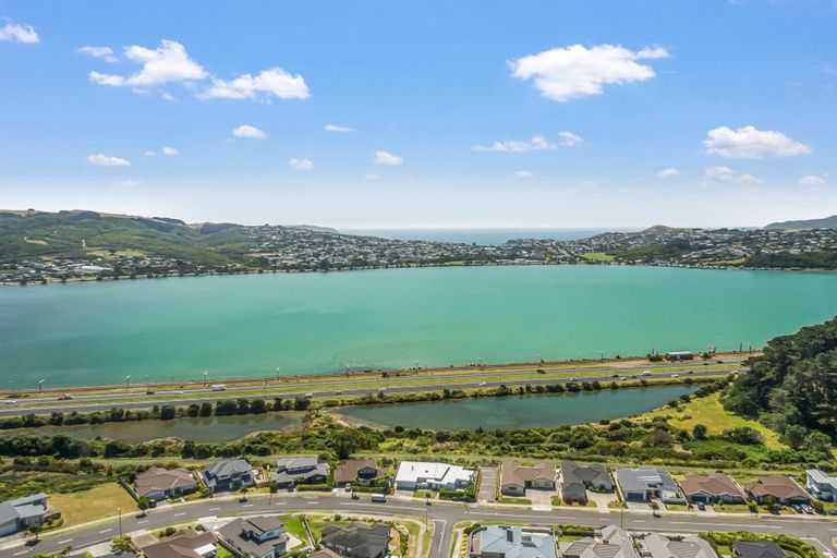 Photo of property in 29 Margaret Shields Avenue, Aotea, Porirua, 5024
