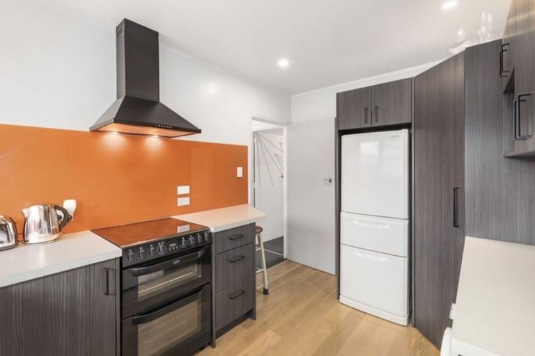 Photo of property in 1/15 Lane Street, Wallaceville, Upper Hutt, 5018