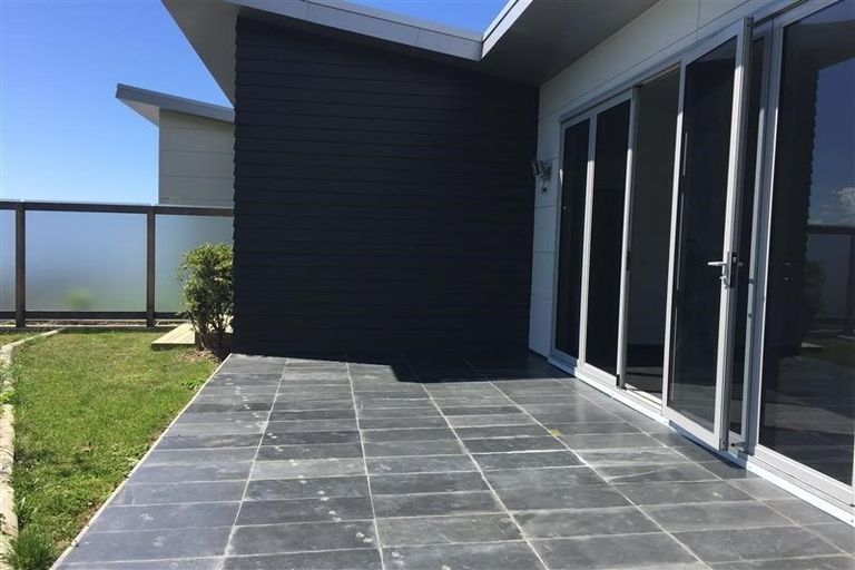 Photo of property in 34 Harbour View Heights, Picton, 7220