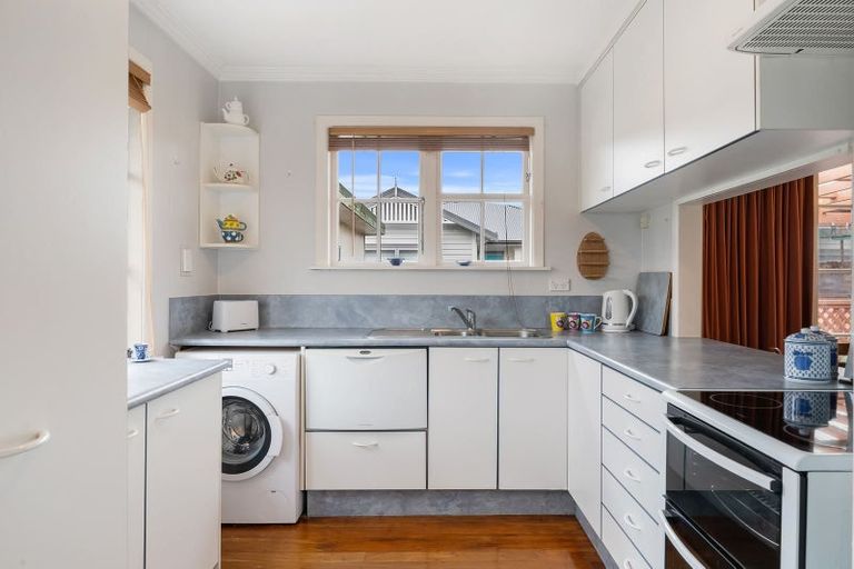 Photo of property in 2b Dunns Street, Silverstream, Upper Hutt, 5019