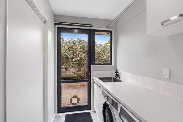 Photo of property in 32 Hyndhope Road, Kennedys Bush, Christchurch, 8025