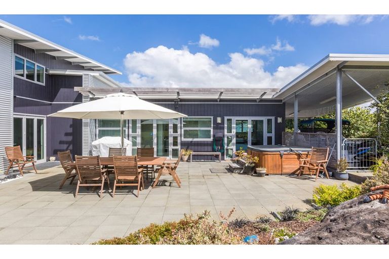 Photo of property in 16 Edkins Road, Kerikeri, 0230