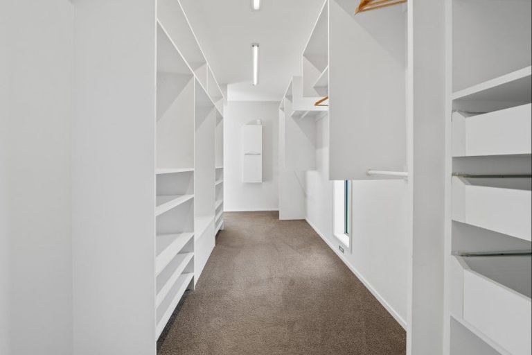 Photo of property in 5b Tupuhi Place, Highlands Park, New Plymouth, 4312