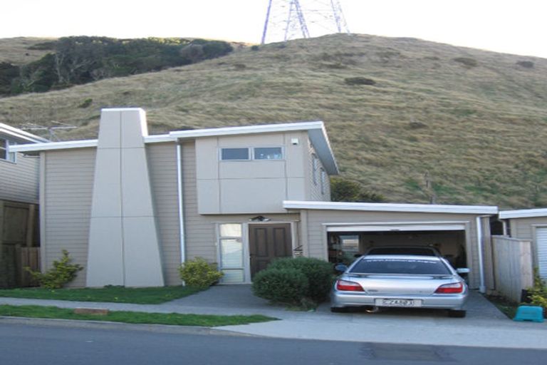 Photo of property in 48a Erlestoke Crescent, Churton Park, Wellington, 6037