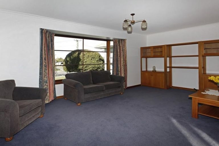 Photo of property in 27 Munro Street, Redwood, Christchurch, 8051