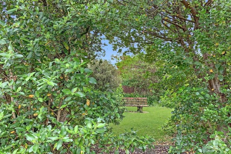 Photo of property in 18 Chester Street, Levin, 5510