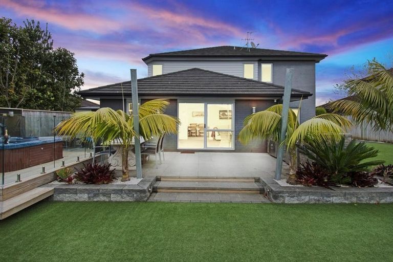 Photo of property in 17 Turnberry Drive, Wattle Downs, Auckland, 2103