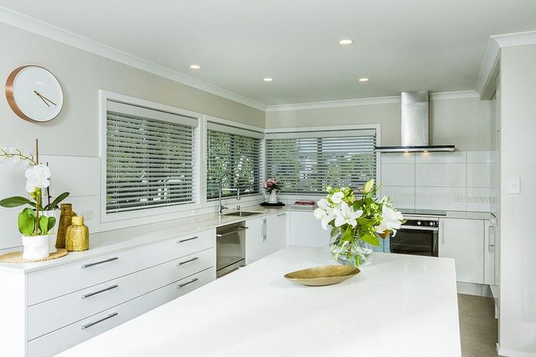 Photo of property in 1/2 Ocean View Road, Milford, Auckland, 0620