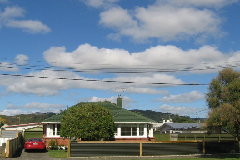 Photo of property in 6 Hazel Street, Ebdentown, Upper Hutt, 5018