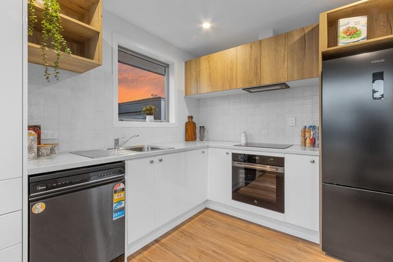 Photo of property in 2/60 Mays Road, St Albans, Christchurch, 8052