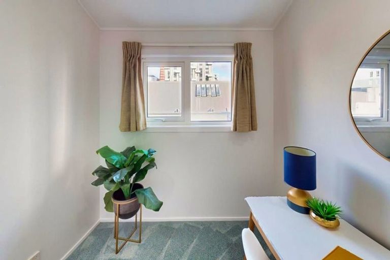 Photo of property in 4a Macdonald Crescent, Te Aro, Wellington, 6011