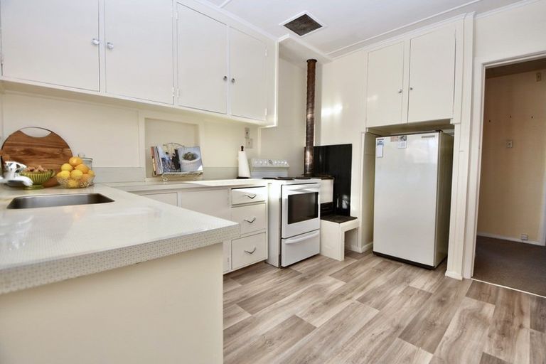 Photo of property in 22 Taylor Street, Carterton, 5713