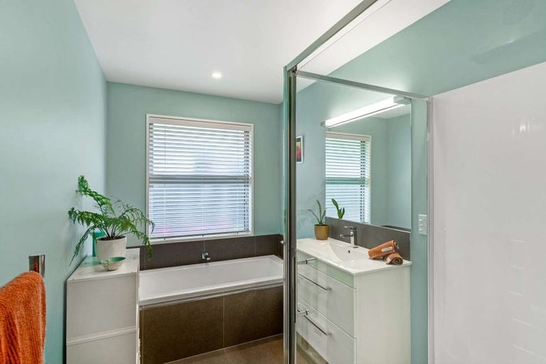 Photo of property in 9 Robalan Close, Halswell, Christchurch, 8025