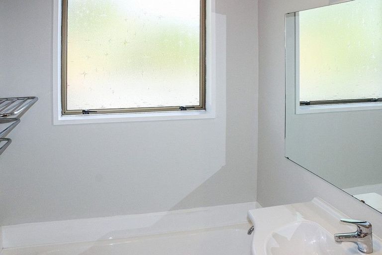 Photo of property in 1/11 Manor Place, Bryndwr, Christchurch, 8053