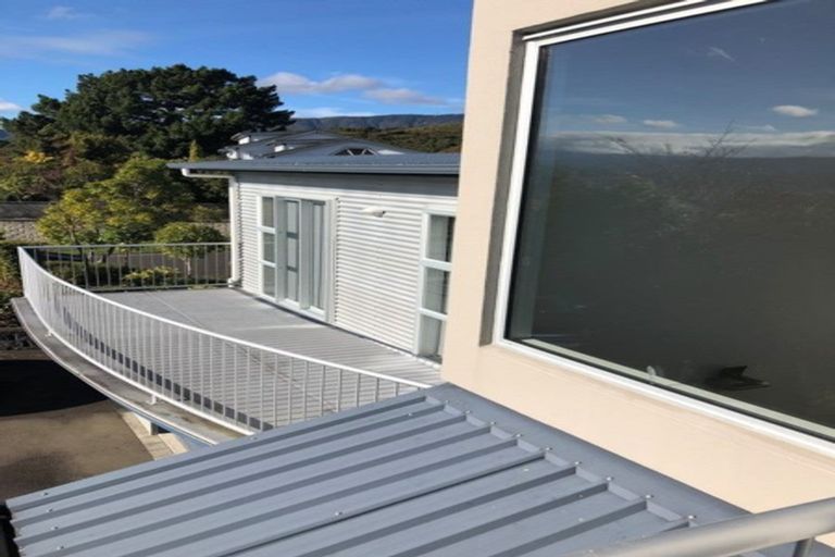 Photo of property in 36 Seymour Grove, Kingsley Heights, Upper Hutt, 5018