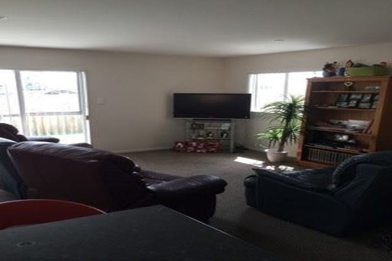 Photo of property in 68 Popokatea Drive, Takanini, 2112