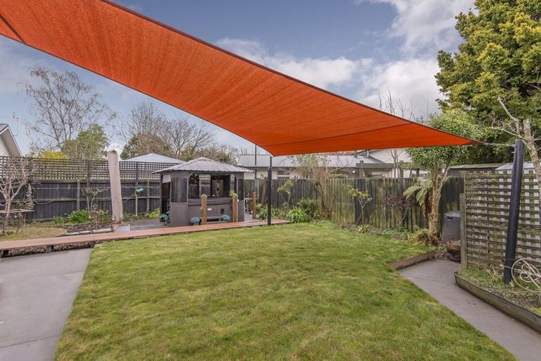 Photo of property in 23 Grahams Road, Ilam, Christchurch, 8041