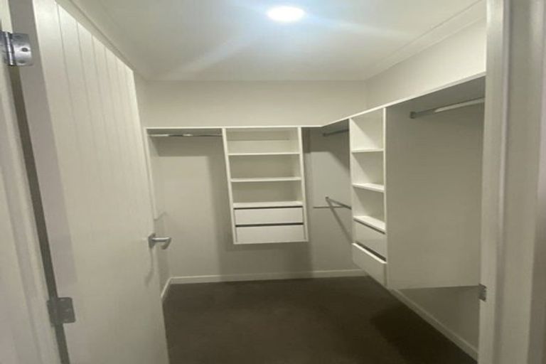 Photo of property in 5 Kilmacrennan Drive, Rosehill, Papakura, 2113