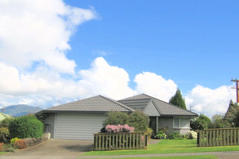Photo of property in 54 Warwick Drive, Owhata, Rotorua, 3010