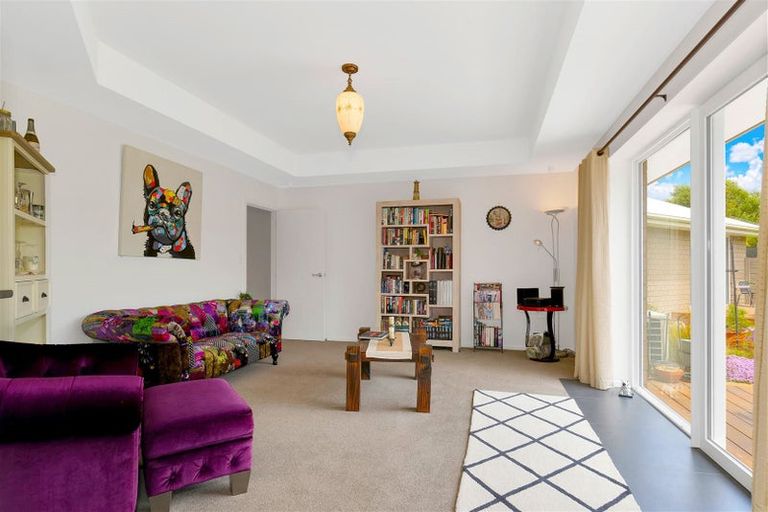 Photo of property in 8 Riverside Way, Amberley, 7410