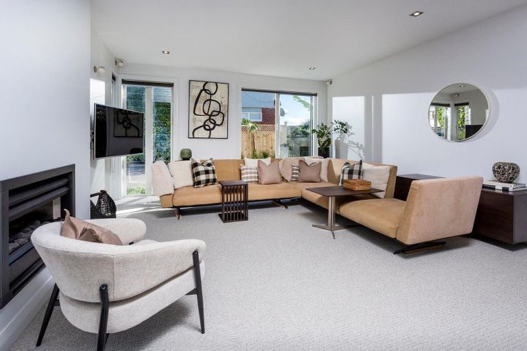 Photo of property in 223a Hurstmere Road, Takapuna, Auckland, 0622