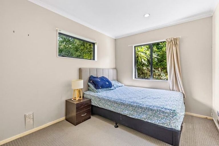 Photo of property in 71 Kemp Road, Massey, Auckland, 0614
