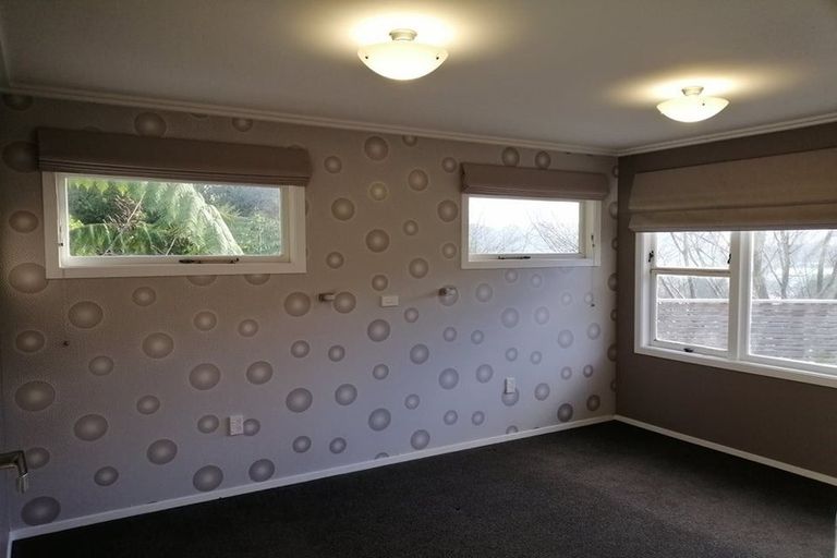 Photo of property in 32 Davis Grove, Wainuiomata, Lower Hutt, 5014