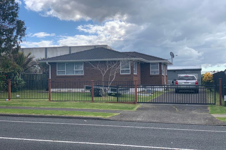 Photo of property in 43 Othello Drive, Clover Park, Auckland, 2023