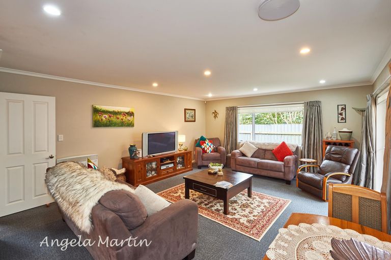 Photo of property in 4 Barnes Court, Roslyn, Palmerston North, 4414