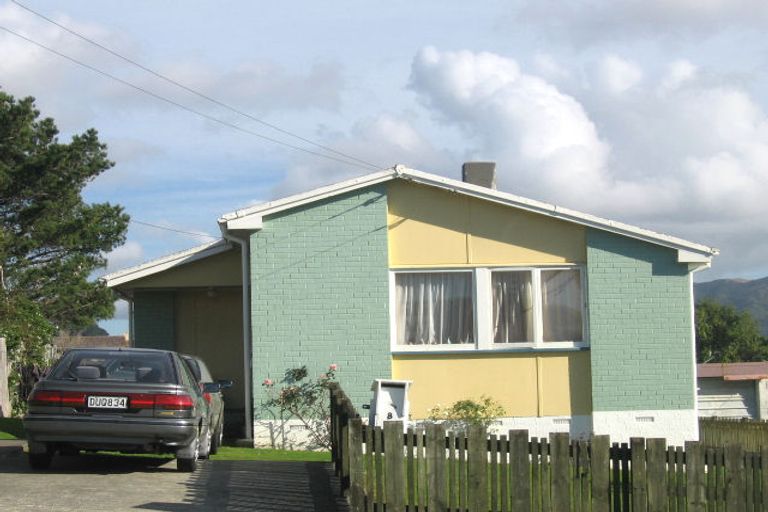 Photo of property in 8 Justine Street, Cannons Creek, Porirua, 5024