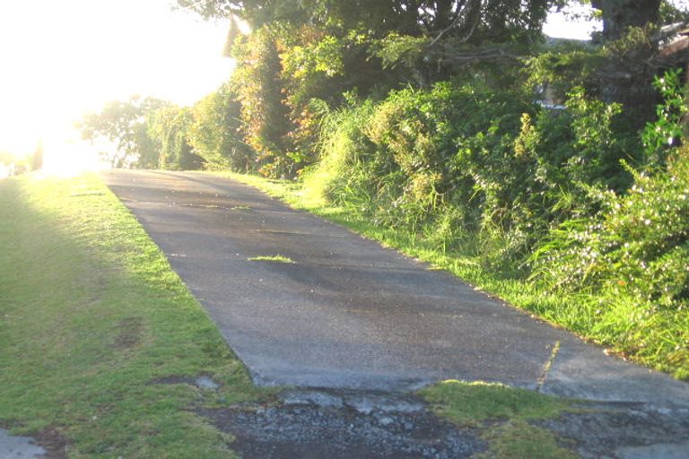 Photo of property in 255 Glenfield Road, Hillcrest, Auckland, 0627