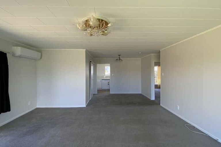 Photo of property in 1/36 Blacklock Avenue, Henderson, Auckland, 0612