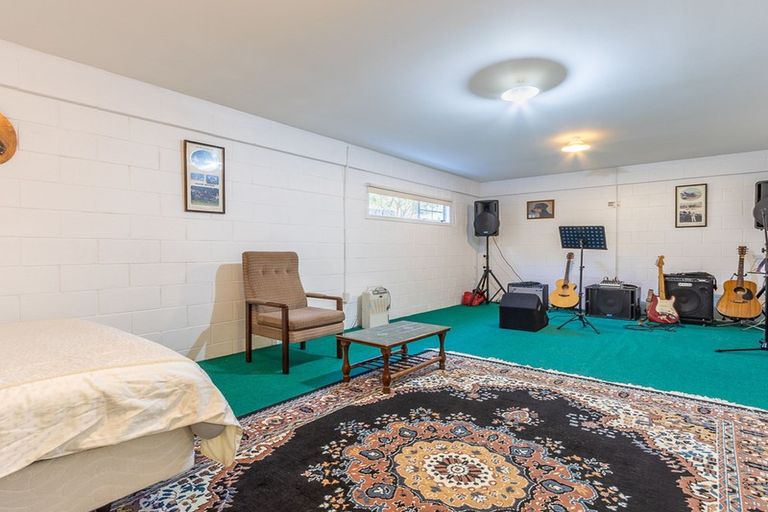 Photo of property in 10 Rosebank Grove, Waikanae, 5036