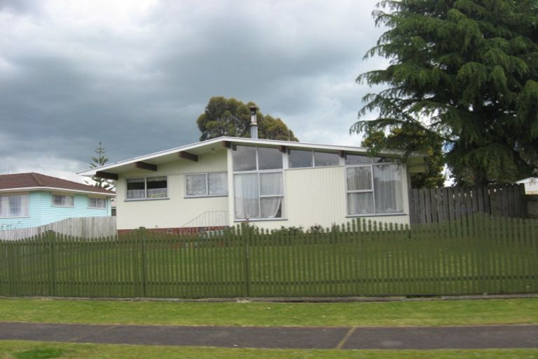 Photo of property in 14 Arnwood Street, Manurewa, Auckland, 2102