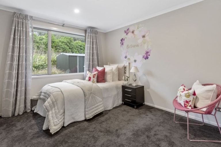 Photo of property in 4 Maddies Road, Kaukapakapa, 0873