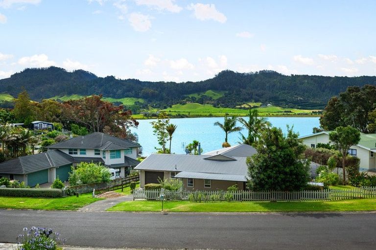 Photo of property in 12 Moana Drive, Tanners Point, Katikati, 3177