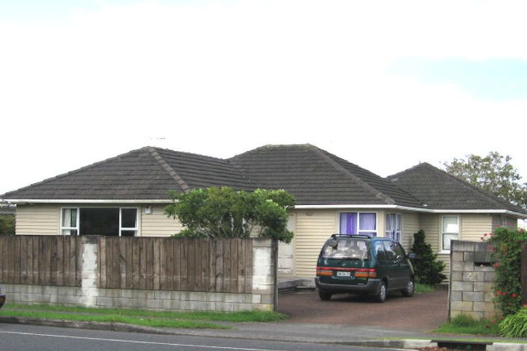 Photo of property in 74 Matipo Road, Te Atatu Peninsula, Auckland, 0610