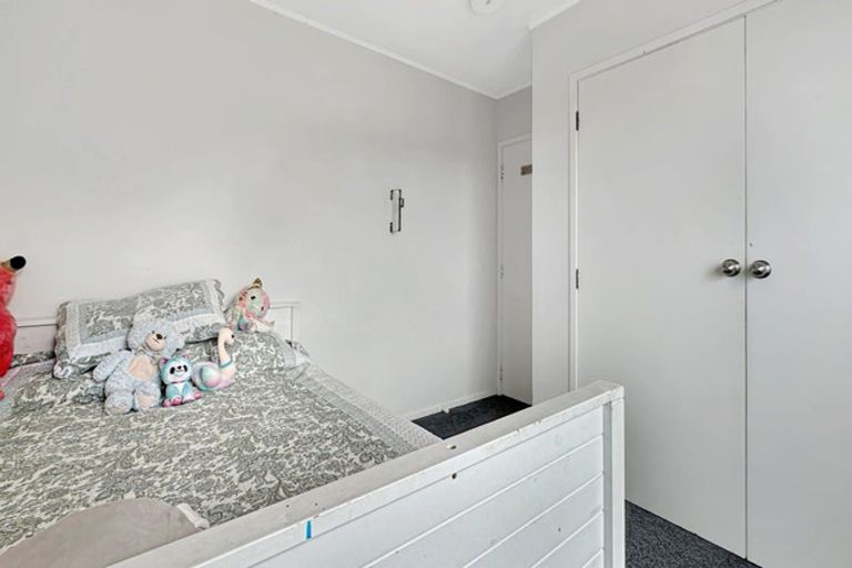 Photo of property in 2/5 Manaia Place, Mairangi Bay, Auckland, 0630