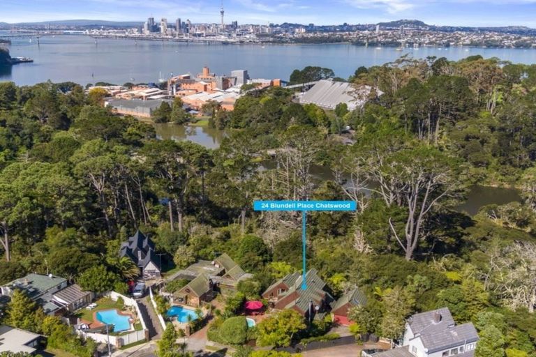 Photo of property in 24 Blundell Place, Chatswood, Auckland, 0626